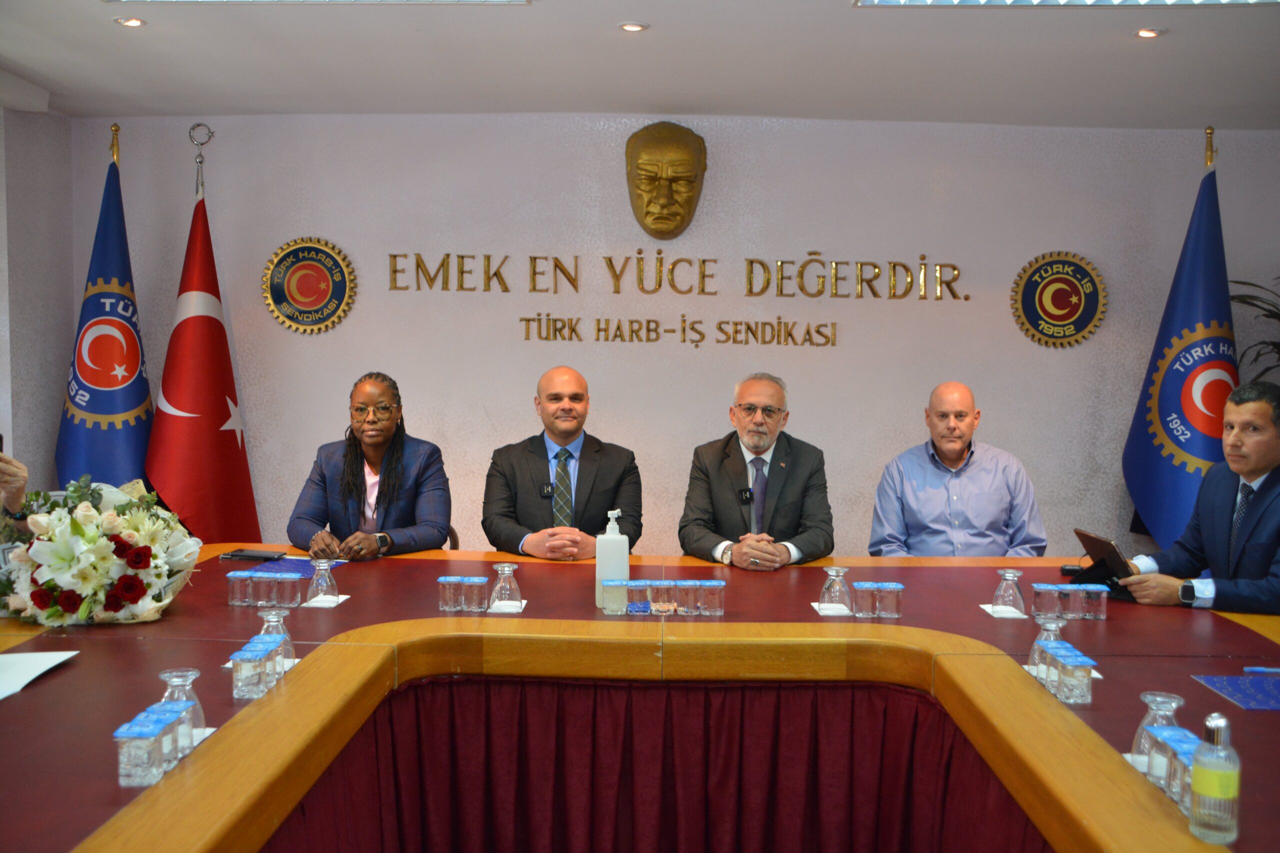 Yabancı askeri iş yerleri ile TSİ görüşmelerinde NOVA desteği